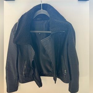 Max Studio Women's Black Shearling Collar Jacket Size Medium